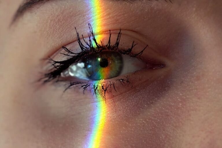 What Color Eyes Do Earth Angels Have? (7 Characteristics)