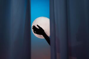 Period on Full Moon: 8 Spiritual Meanings (Answered)